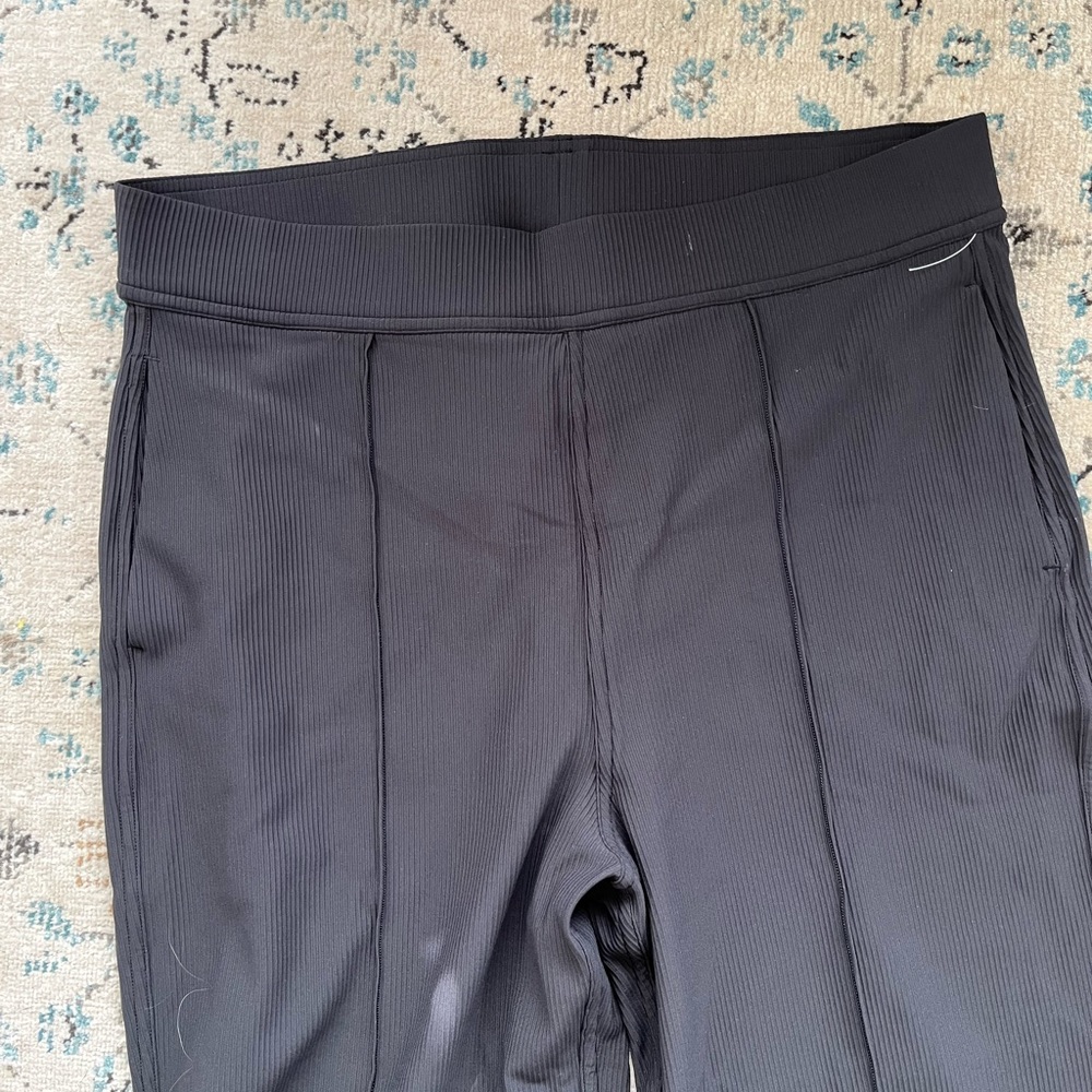 Lululemon pants - Picture 4 of 5